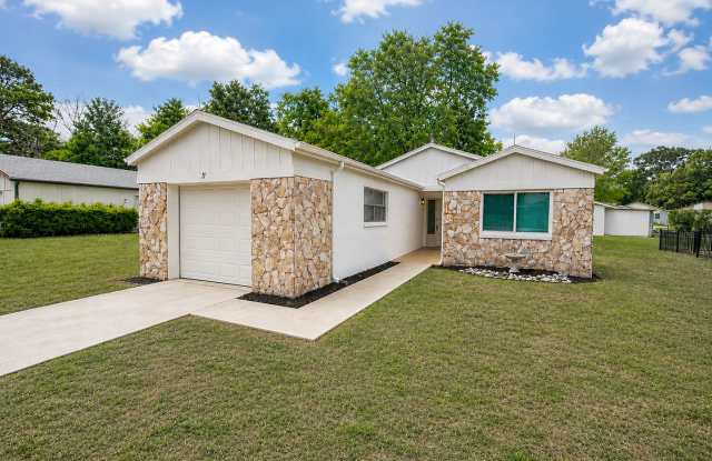 Super Clean 2BD/2BTH Home in Golf Course Community! photos photos