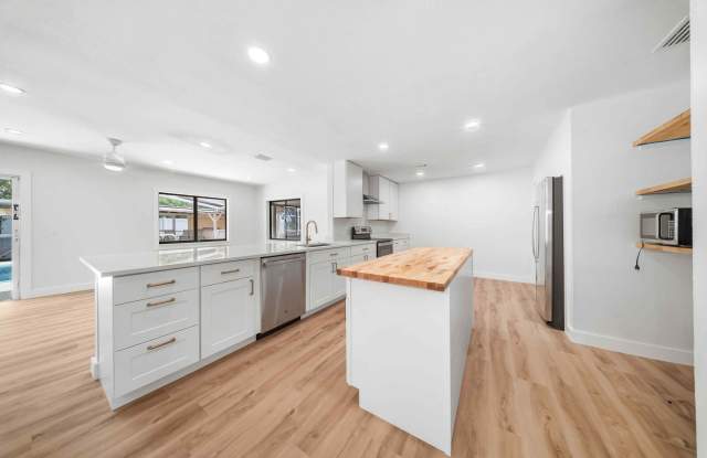 948 Canal Circle photos photos