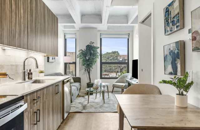3119-21 North Broadway St. Gallery 3