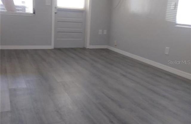6902 FOREST AVENUE Gallery 4