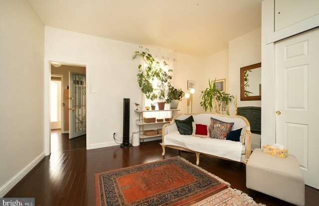 1518 WAVERLY Street Gallery 4