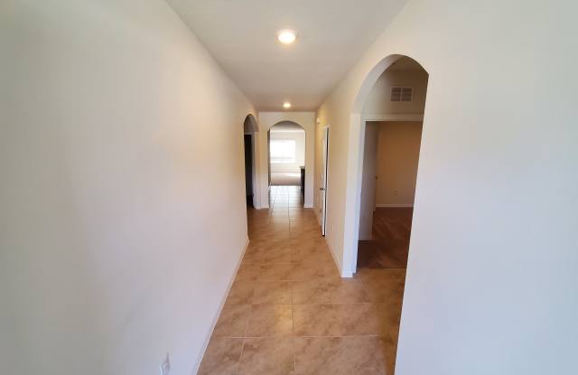 405 Squires Grove Dr Gallery 2