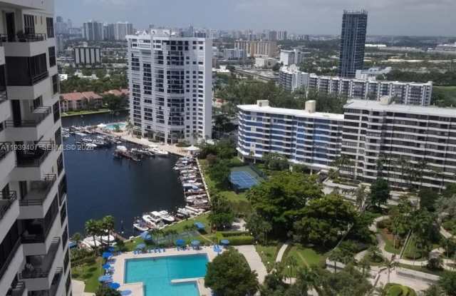 2500 Parkview Dr photos photos