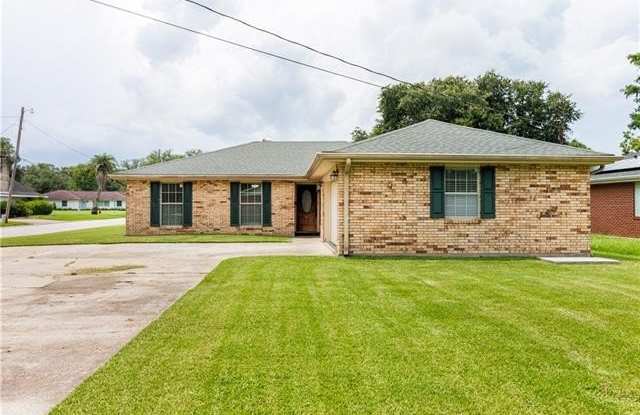 114 CHRISTINE Place photos photos