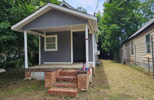 Charming 2BR House in Fort Valley photos photos