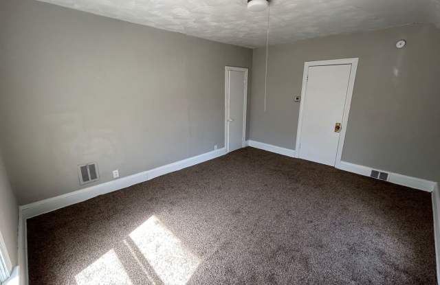 Charming 3-Bedroom Property in Prime Location Gallery 3