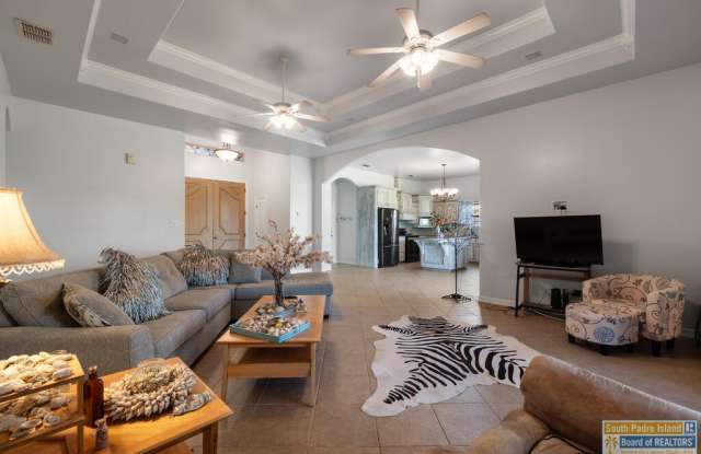 2 Bethpage Dr. Gallery 4
