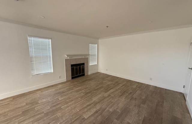 Condo in Gated Palm Lake Gallery 3