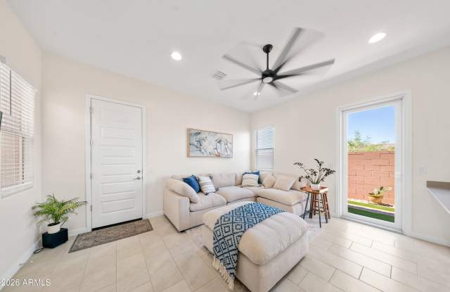 25329 N 167TH Drive Gallery 4