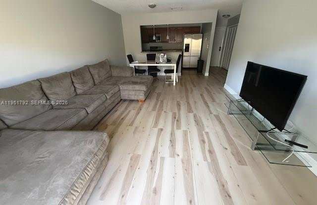 4113 NW 88th Ave photos photos