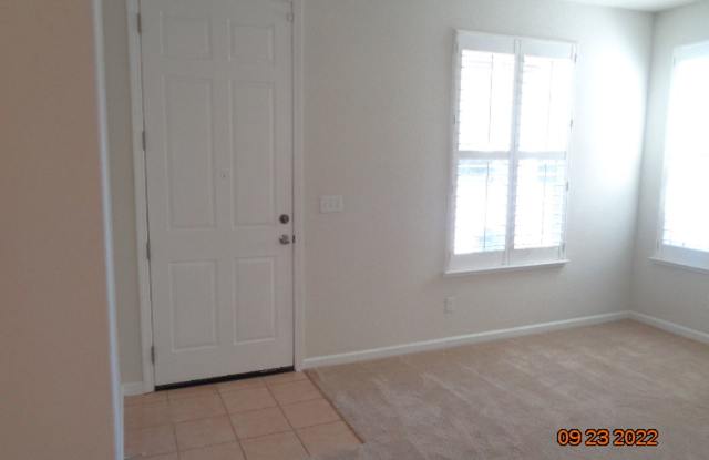 Single-family home in the desirable Valley Glen subdivision of Dixon. Gallery 4