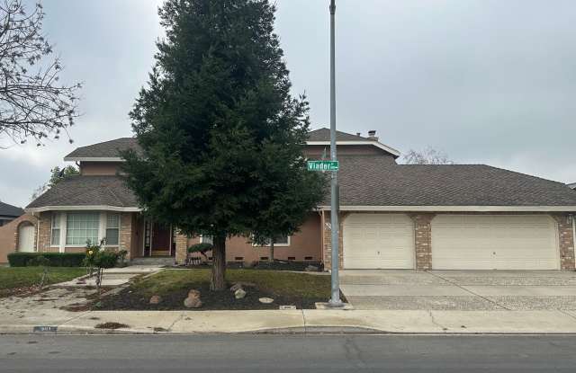 Beautiful 4 Bedroom Family Home! photos photos