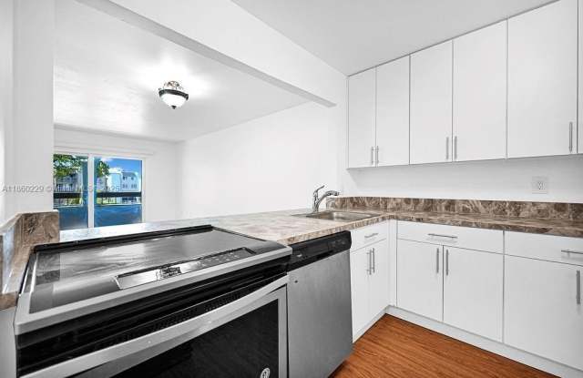 7720 Camino Real photos photos