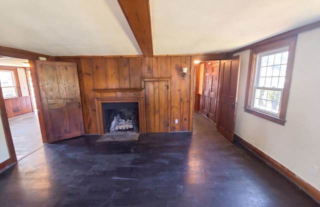 1027 Forbes St East Gallery 3