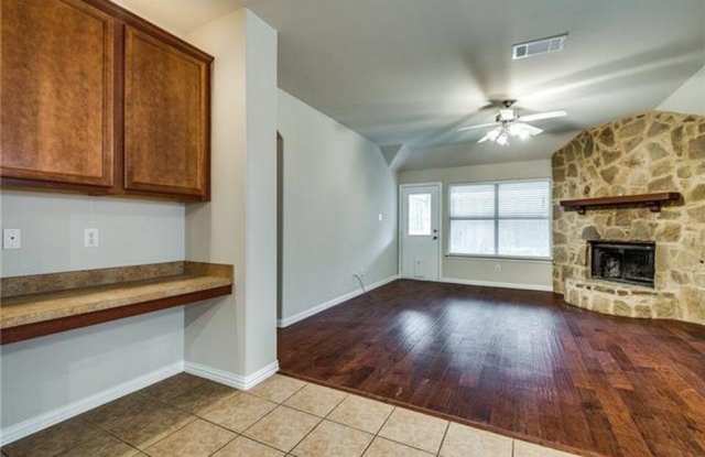 811 Creekside Drive Gallery 4