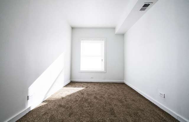 7120 S Wabash Gallery 4