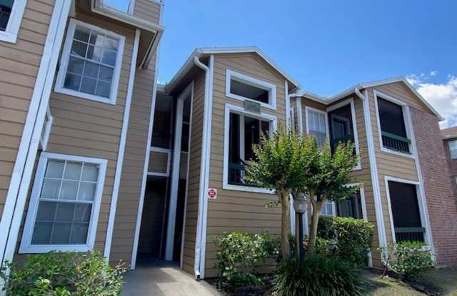 1 BEDROOM 1 BATHROOM CONDO FOR RENT AT REGENCY GARDENS (AIRPORT AREA) - 5540 Devonbriar Way, Orlando, FL 32822