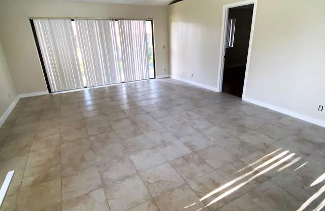 701 Club Drive Gallery 4