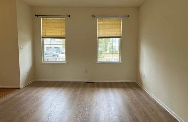 187 WYNNEFIELD Road Gallery 3