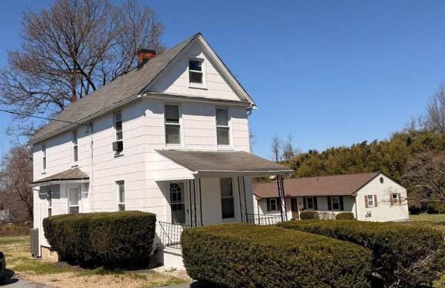 15 WOLF Avenue photos photos