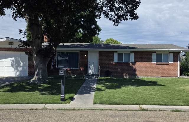 Updated 3 Bedroom, 2 Bathroom Home photos photos Updated 3 Bedroom, 2 Bathroom Home photos photos
