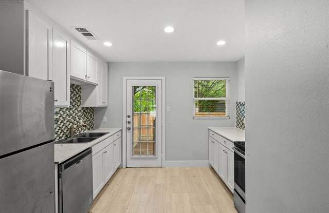 1109 S Davis Drive Gallery 3