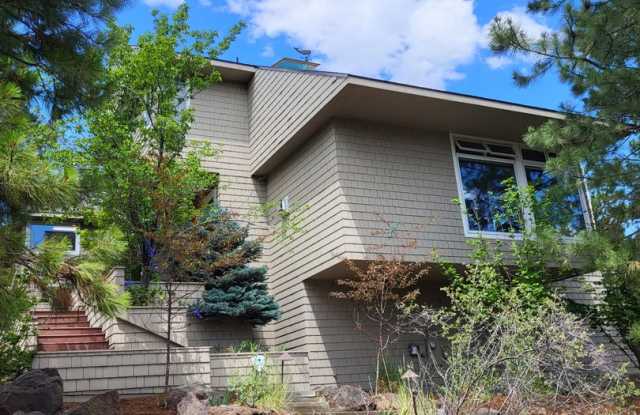 FULLY FURNISHED - 3 Bed 3 Full bath-office/bonus/craft room-walk to river photos photos