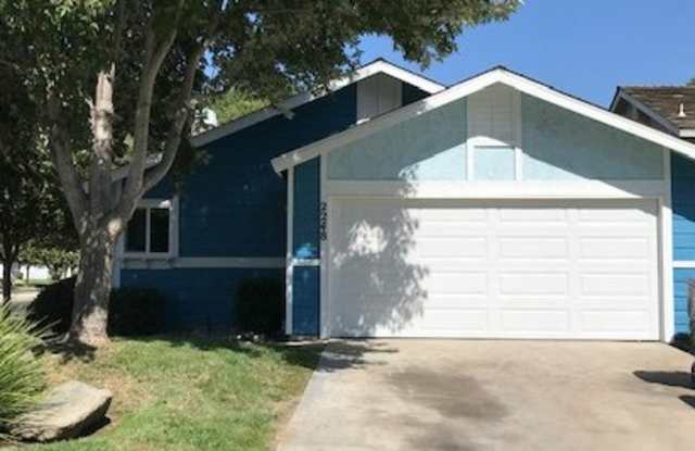 2248 N. Gowdy Ave. Gallery 1