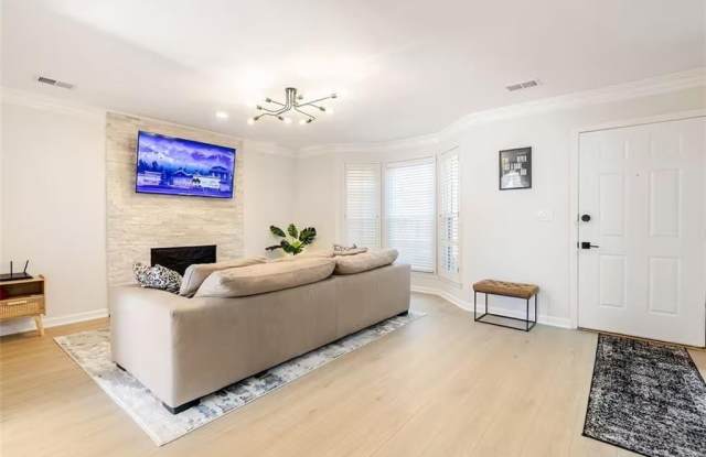 2940 Lexington Trace Drive Gallery 1