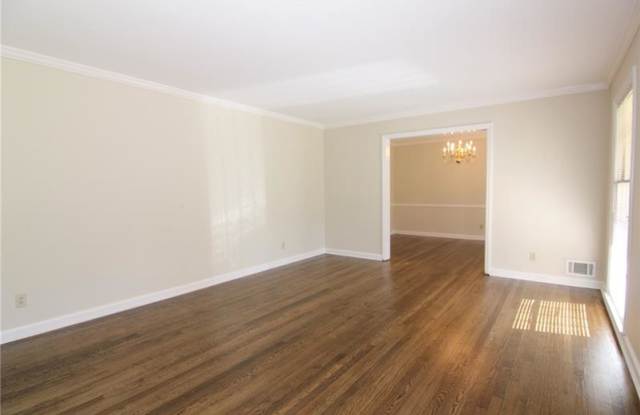 2523 Birchwood Drive NE Gallery 3