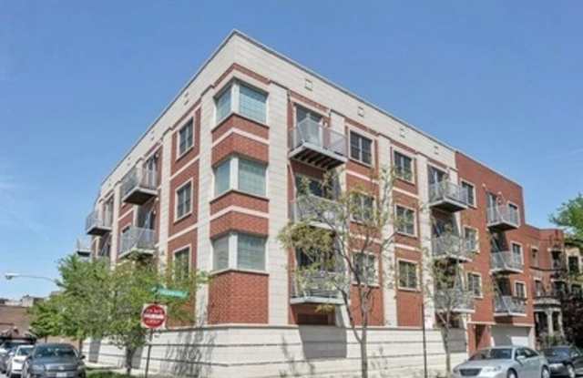 Gorgeous 2b/2ba in Uptown w/ Private Patio, In-Unit W/D, Massive Roof Deck and Elevator Gallery 1