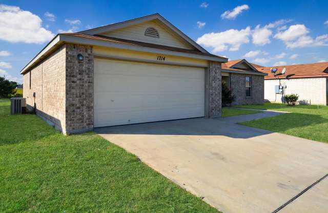 1714 Freedom Loop Gallery 2
