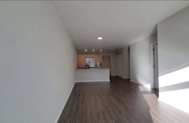 205 E Illinois st Gallery 2