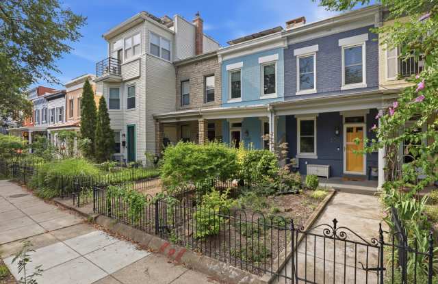 1526 D Street Southeast - 1 Gallery 2