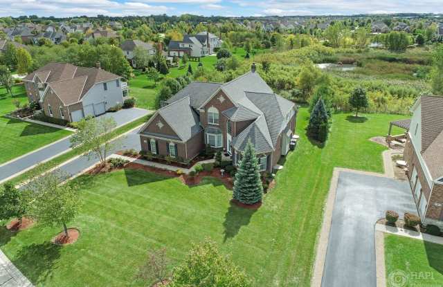 5 Wood Oaks Drive - 5 Wood Oaks Dr, South Barrington, IL 60010