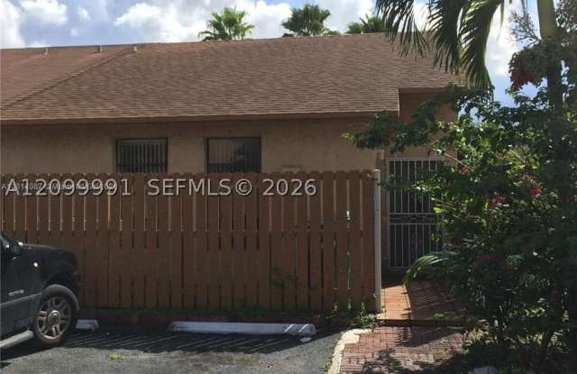 6721 NW 189th Ter Gallery 1