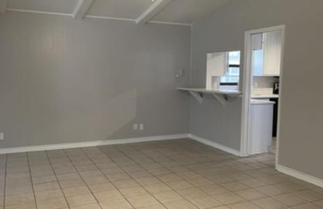 4202 SPOTSWOOD TRL Gallery 3