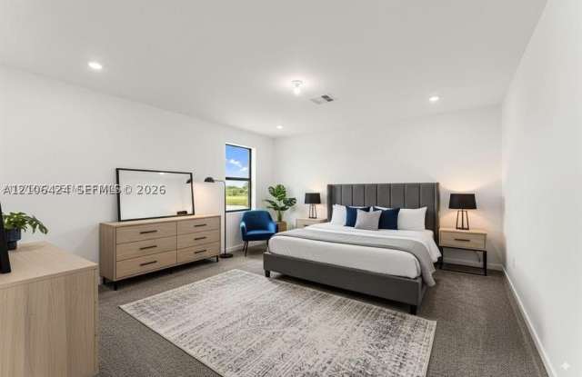 7448 Lenora Ln Gallery 4