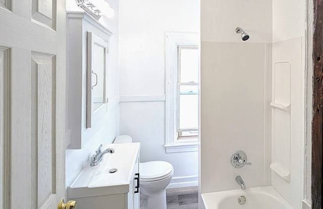 30 West Henry St - Upper Gallery 3