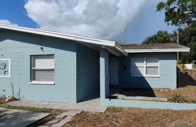 245 38th Avenue SE - 245 38th Avenue Southeast, St. Petersburg, FL 33705