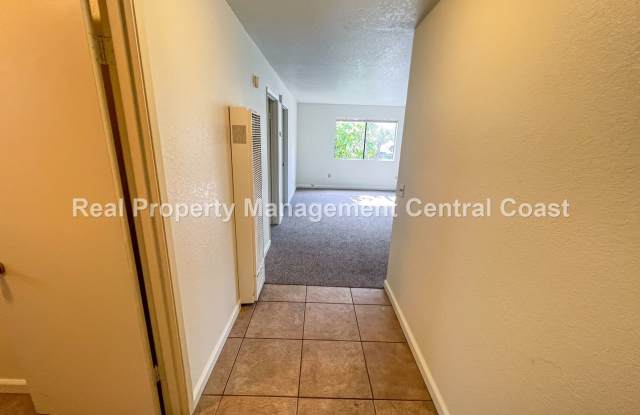 LEASE PENDING - Apartment Near Downtown Atascadero - 2 Bed / 1 Bath Gallery 4