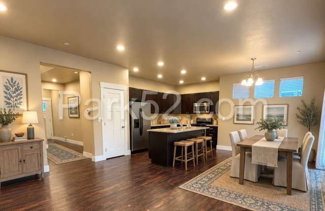 Spacious 4-Bedroom Olympia Home with Office & Fenced Yard Gallery 1