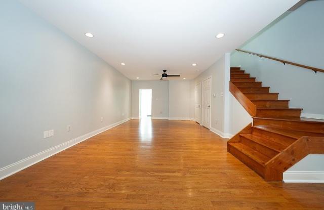 4520 BAKER STREET Gallery 4