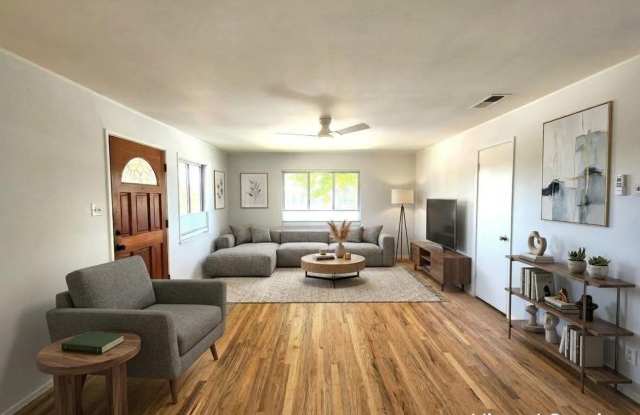 Top floor condo Gallery 3