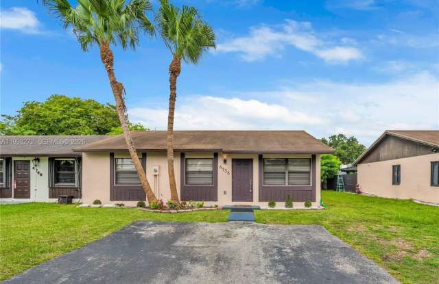 4736 SW 136th Pl - 4736 Southwest 136th Place, Kendale Lakes, FL 33175