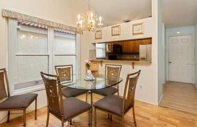 1013 Knoll Wood Court Gallery 3