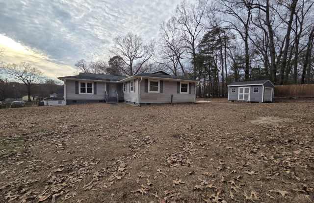 Quiet country rancher on large, secluded lot right at Route 1 and 288 - 10526 Buena Vista Boulevard, Bellwood, VA 23237