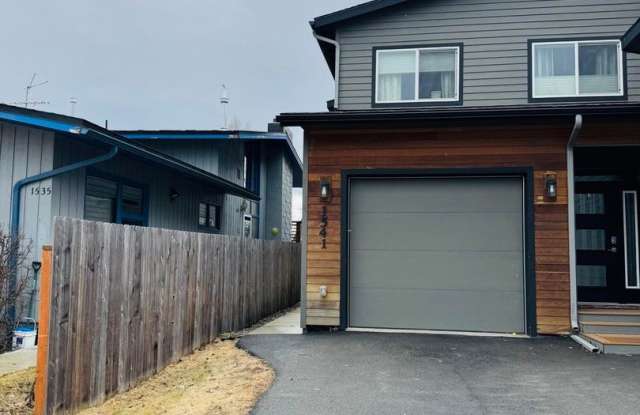 Fully furnished ranch style in downtown Anchorage photos photos