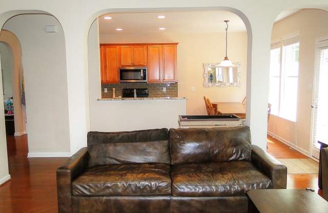 Pets Negotiable - Updated 3 Bedroom, 2.5 Bathroom Home w/ 2 Car Garage in SW Durham/Southpoint! Gallery 4