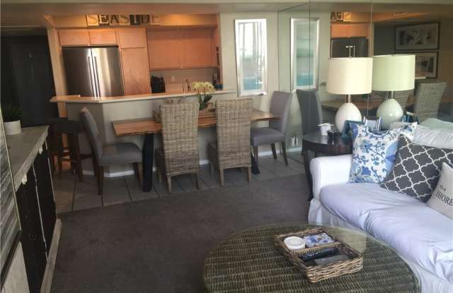 200 Pacific Coast Gallery 4